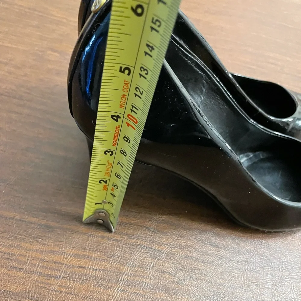 Tory Burch Patent‎ Leather Pumps
